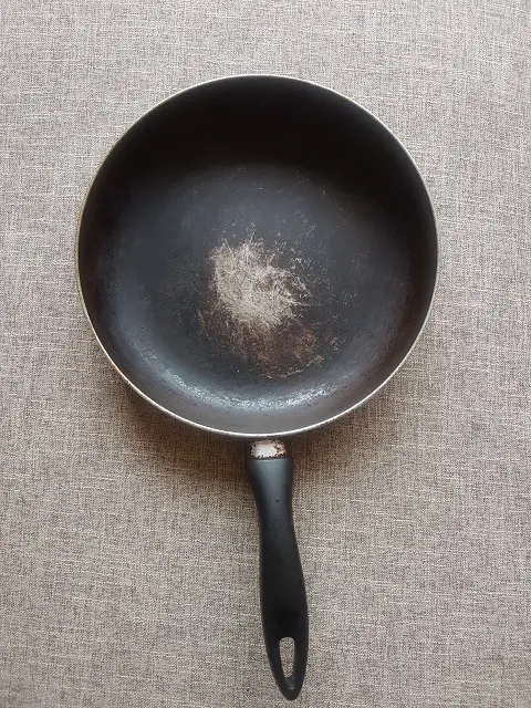 Redditor learns how to recycle old, non-stick Teflon pans