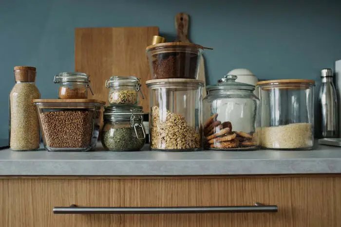 Plastic Containers versus Stainless Steel for Kitchen Storage
