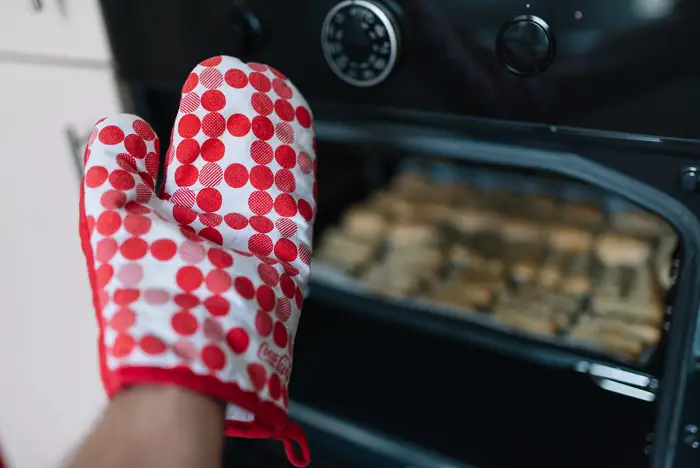How to Wash and Maintain Oven Gloves/Mitts